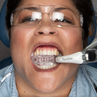 Zyris Anterior mouthpiece for Zyris Isolite Pro System with female adult.