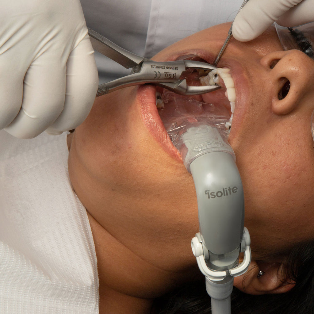 Zyris Isolite Core System with Posterior mouthpiece, female patient during extraction.